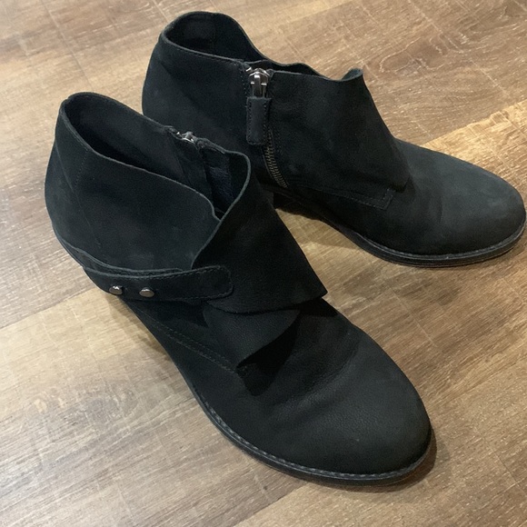 EILEEN FISHER Black Oiled Leather Ankle Boots - sz 9.5 - Picture 2 of 15